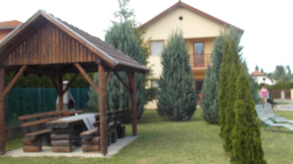 Bodzavirag Apartman Залакарос Екстериор снимка