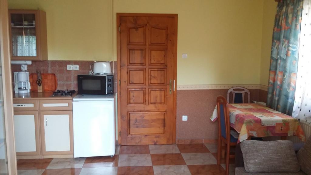 Bodzavirag Apartman Залакарос Екстериор снимка